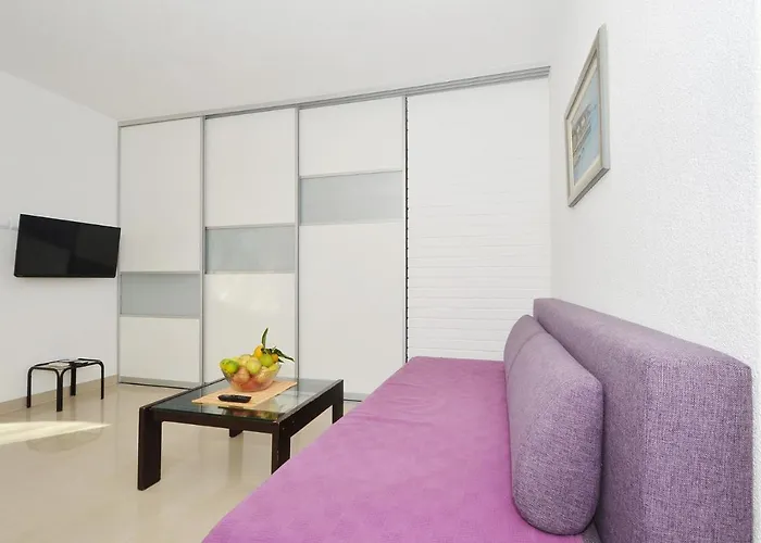 公寓 With A Parking Space Mavarstica, Ciovo - 16215 特罗吉尔