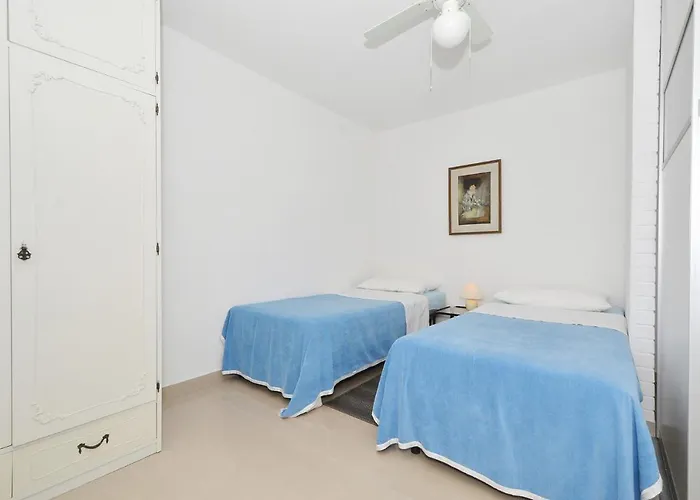 With A Parking Space Mavarstica, Ciovo - 16215 特罗吉尔