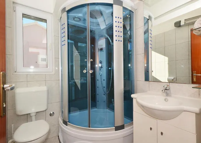 公寓 With A Parking Space Mavarstica, Ciovo - 16215 特罗吉尔